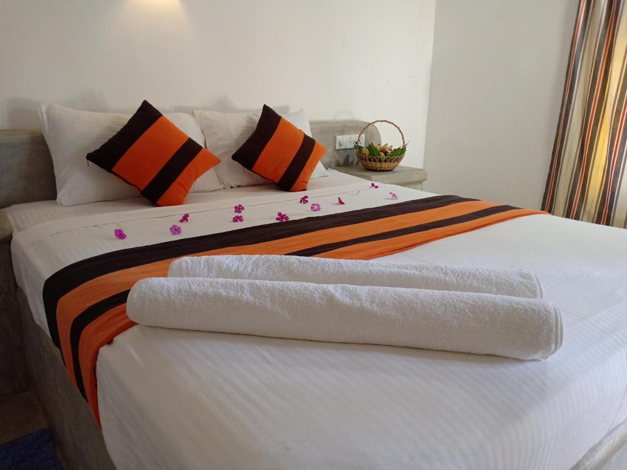 Sunset Safari & Resort Kalpitiya Exterior photo